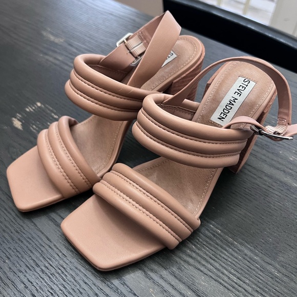 Steve Madden Faith Quilted Slingback Sandal in tan PU - Picture 3 of 8